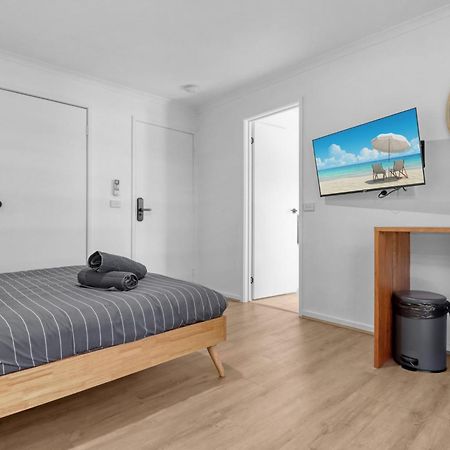 Recharge In Waurn Ponds Hotel Джилонг Екстериор снимка